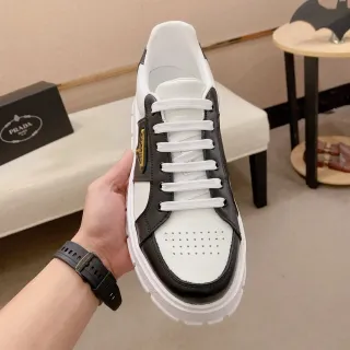 Prada Cloudbust टू-टोन लेदर चंकी स्नीकर्स