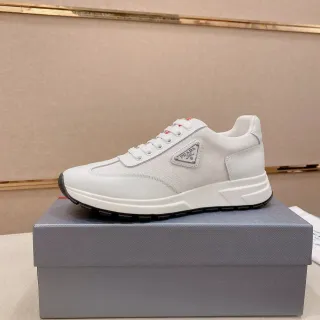 Prada Cloudbust أبيض شبكي و جلد سميك سنيكرز