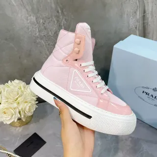 Prada حذاء رياضي أسلوب حياة وردي أبيض عالي الارتفاع منصة