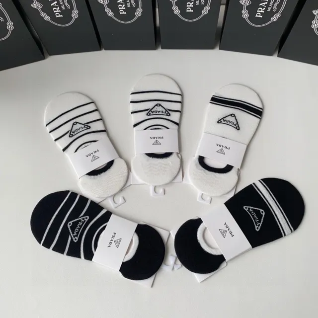 Prada Chaussettes de cheville à logo rayé 4