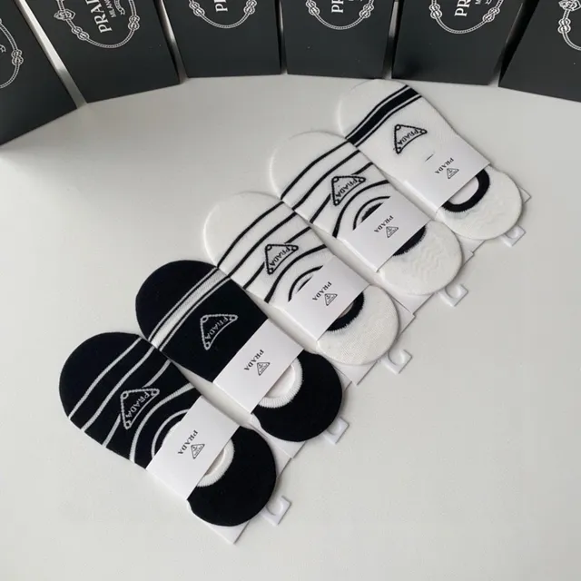 Prada Chaussettes de cheville à logo rayé 5