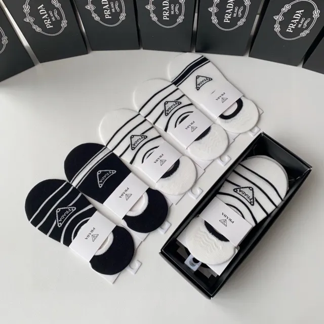 Prada Chaussettes de cheville à logo rayé 6