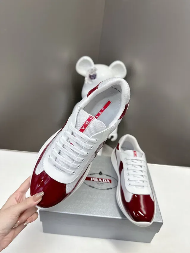 Prada Blanc Bordeaux Low-Top Cuir Patent Brillant Toe Cap Lifestyle Sneakers 3