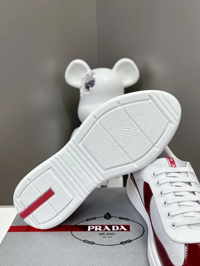 Prada Blanc Bordeaux Low-Top Cuir Patent Brillant Toe Cap Lifestyle Sneakers 9