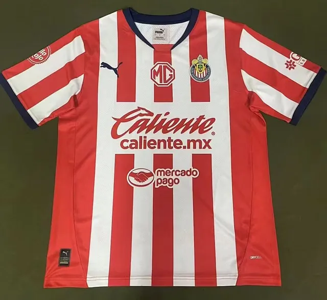 Puma Chivas Maillot Domicile Rouge Blanc Rayures Verticales Manches Parches 2