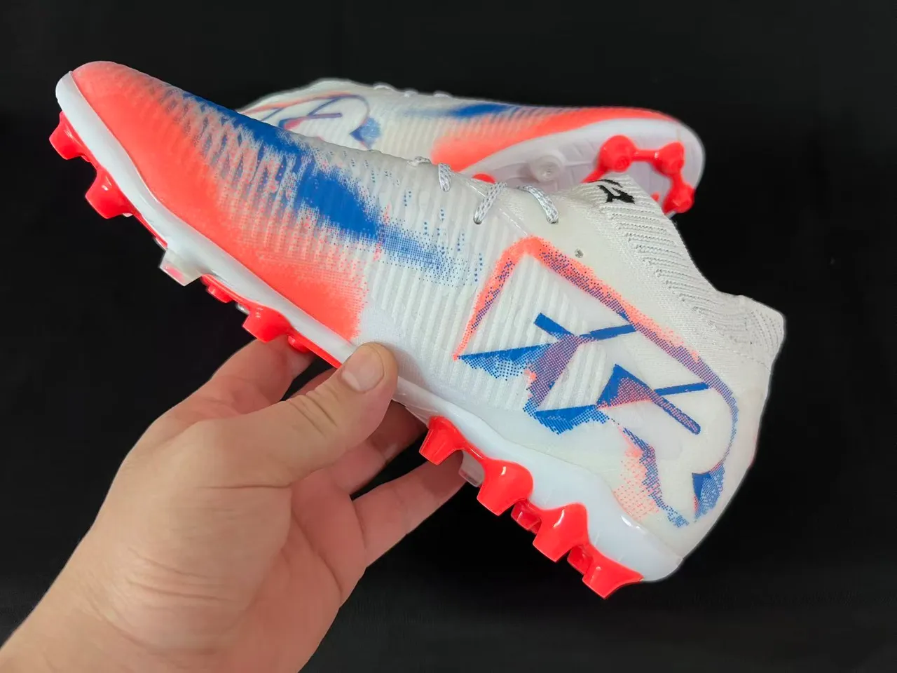 Puma Future Z Gradient White Red Blue Firm-Ground Chaussures de football 4