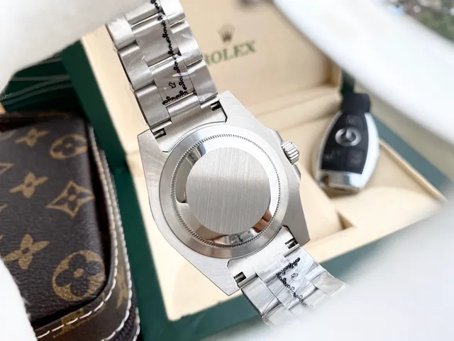 Rolex Submariner Green Dial and Bezel Mechanical Watch 3