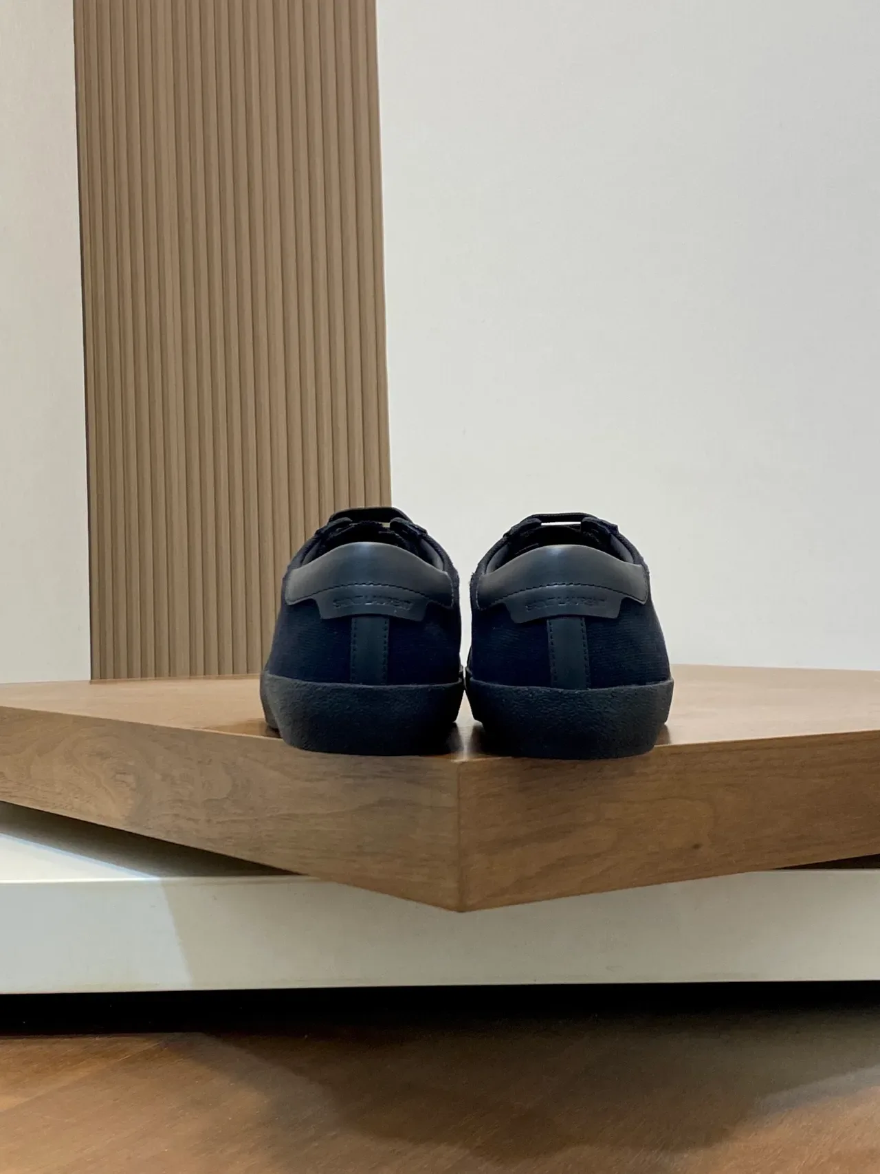 Saint Laurent Sneakers Lifestyle Noires en Toile Supérieure avec Logo Brodé 3