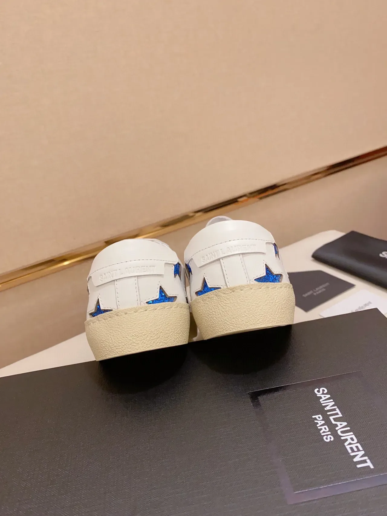 Saint Laurent Sneakers Lifestyle Blanc Bleu Cuir Apliqués Étoiles Glitter 2