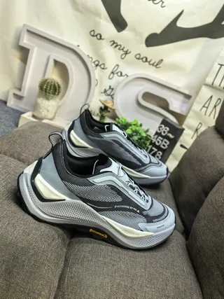 Salomon Gray Black Mesh-and-Synthetic Upper Sculpted Dual-Density Midsole Running Shoes 9