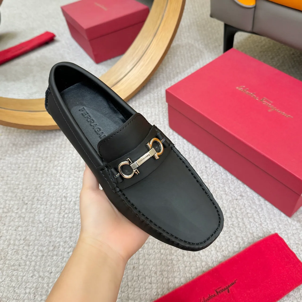 Salvatore Ferragamo Gancini mocassins en cuir noir 5