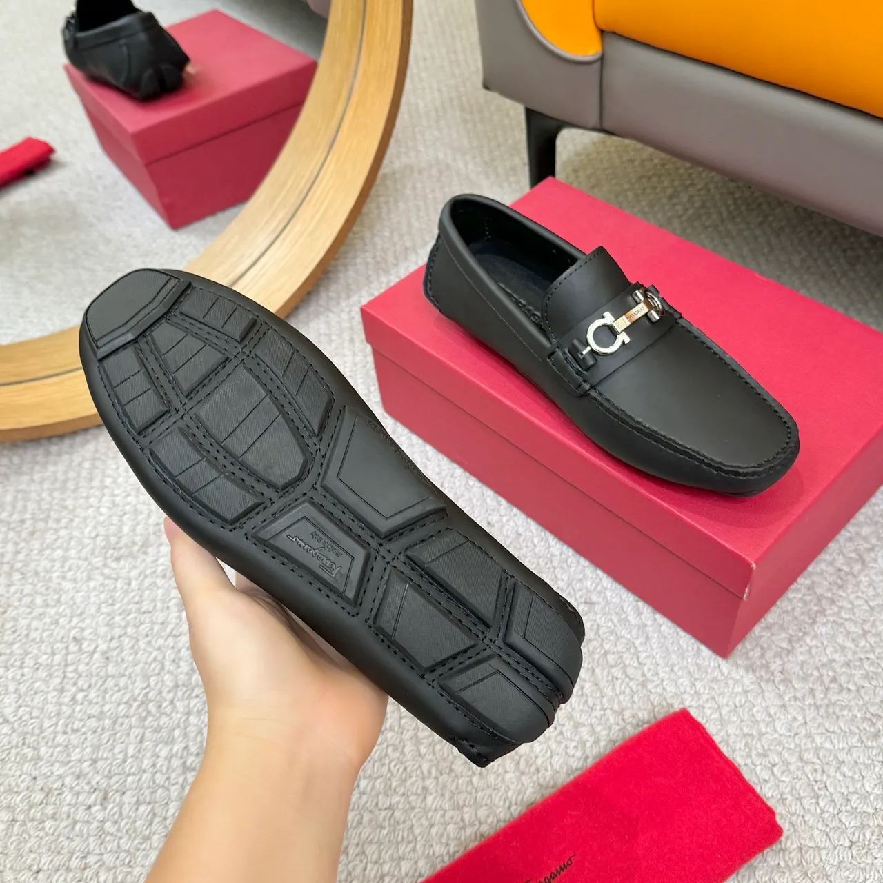 Salvatore Ferragamo Gancini mocassins en cuir noir 7