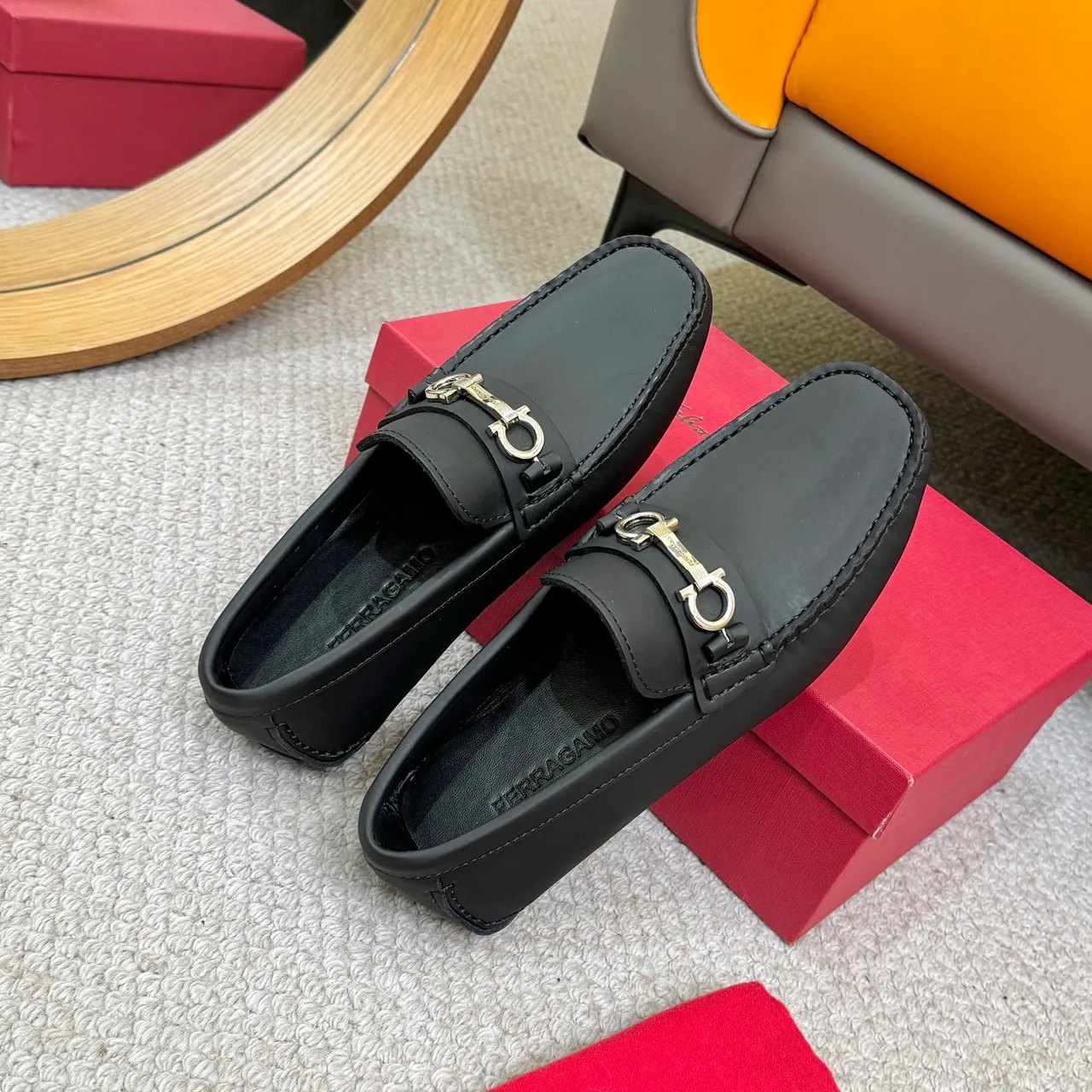 Salvatore Ferragamo Gancini mocassins en cuir noir 8