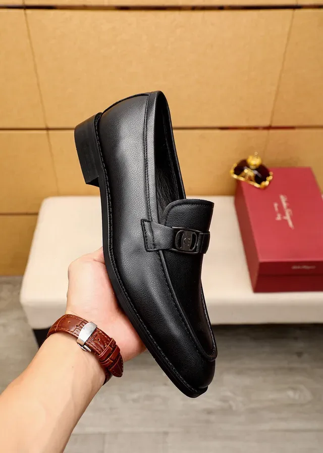 Salvatore Ferragamo Gancini Loafer Black Leather Loafers 7
