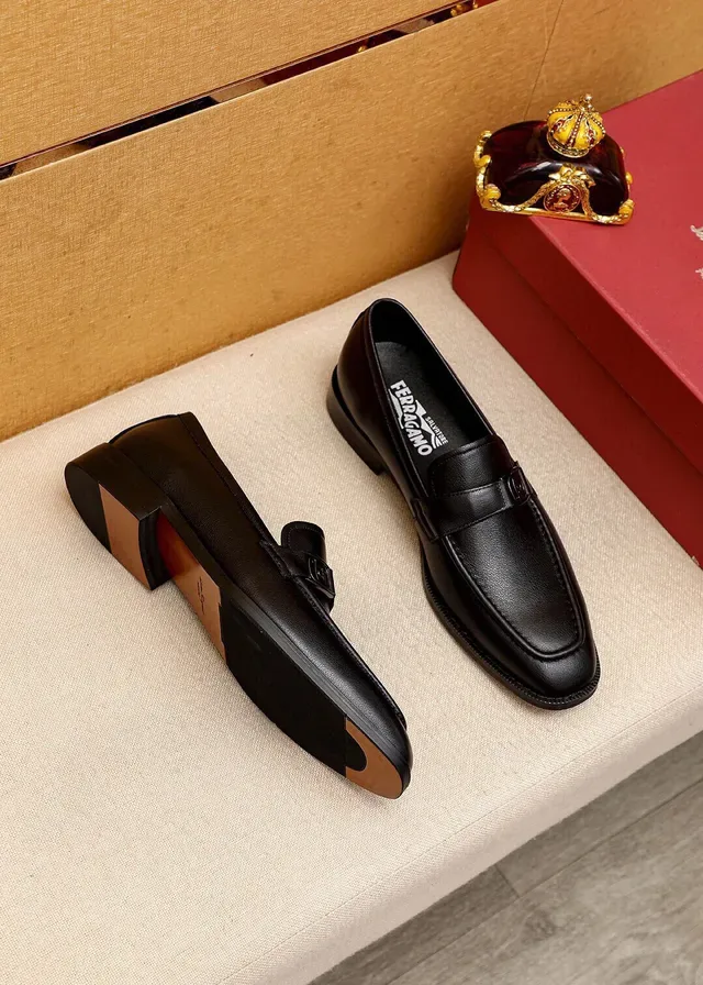 Salvatore Ferragamo Gancini Loafer Black Leather Loafers 9