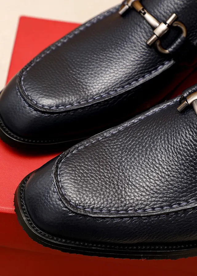 Salvatore Ferragamo Gancini Mocassin Marine Cuir grainé Slip-On Mocassin 7