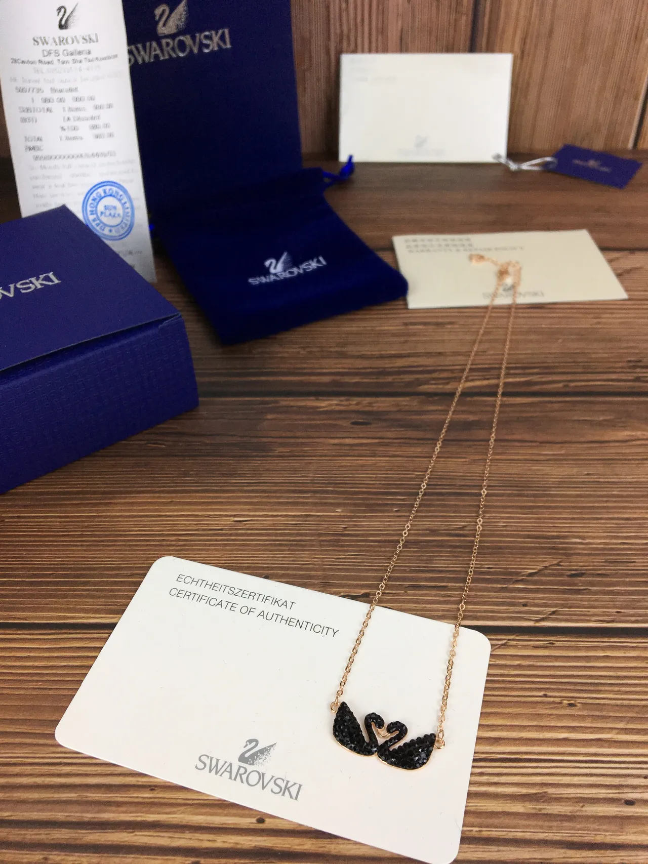 Swarovski cisne gêmeo cristal preto tom dourado-rosa colar 4