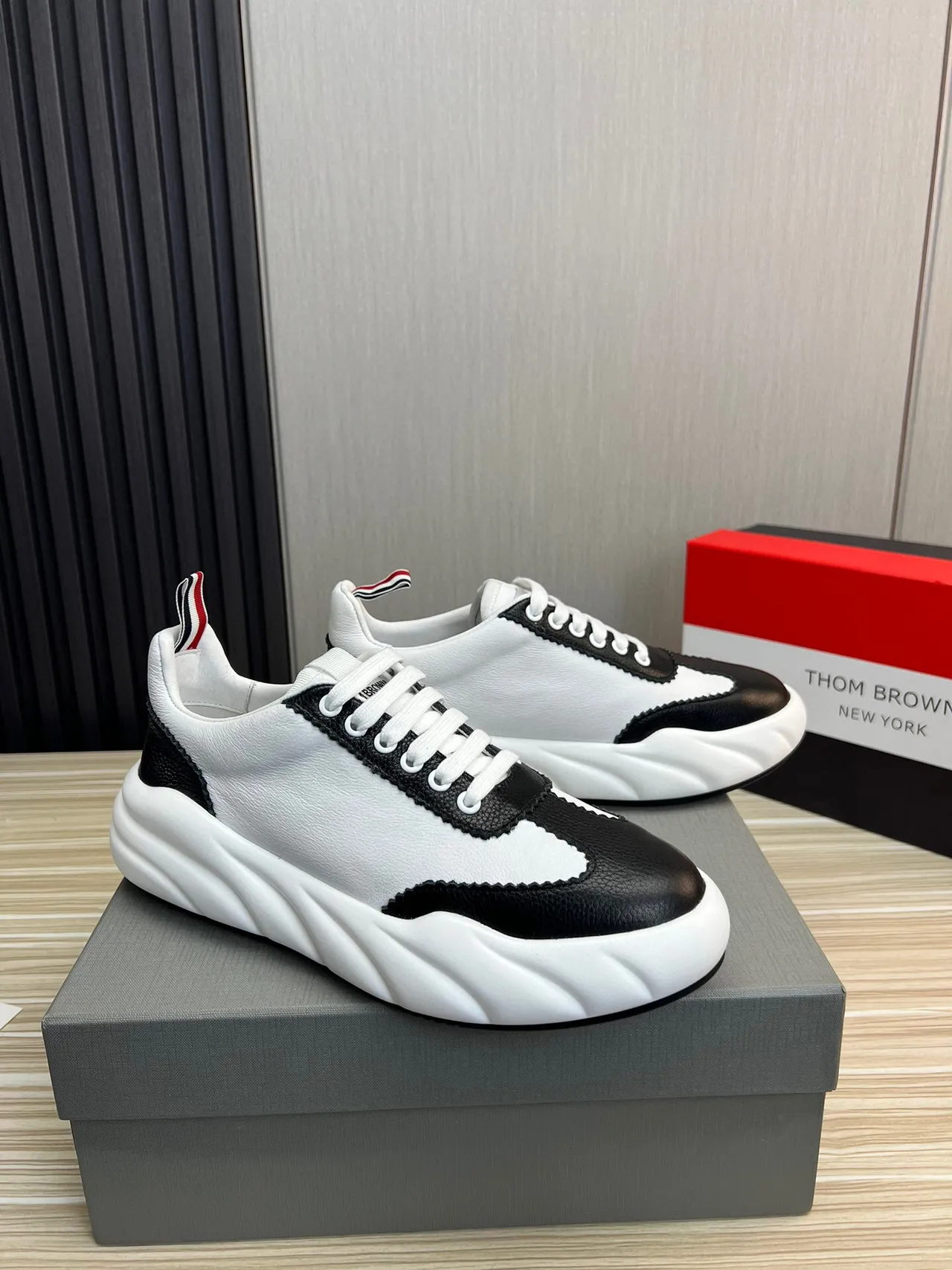 Thom Browne Runner Two-Tone Leather Chunky Sneaker 2