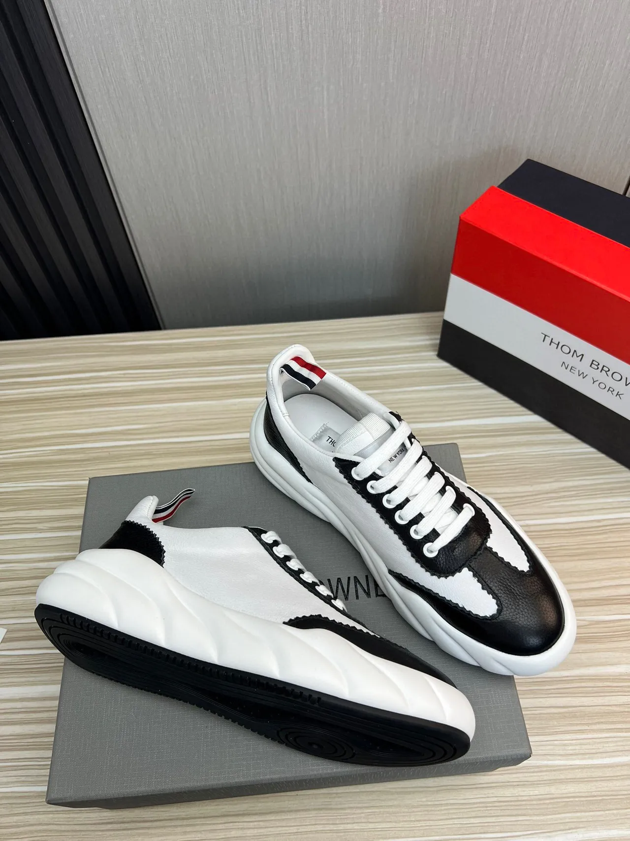 Thom Browne Runner Two-Tone Leather Chunky Sneaker 4