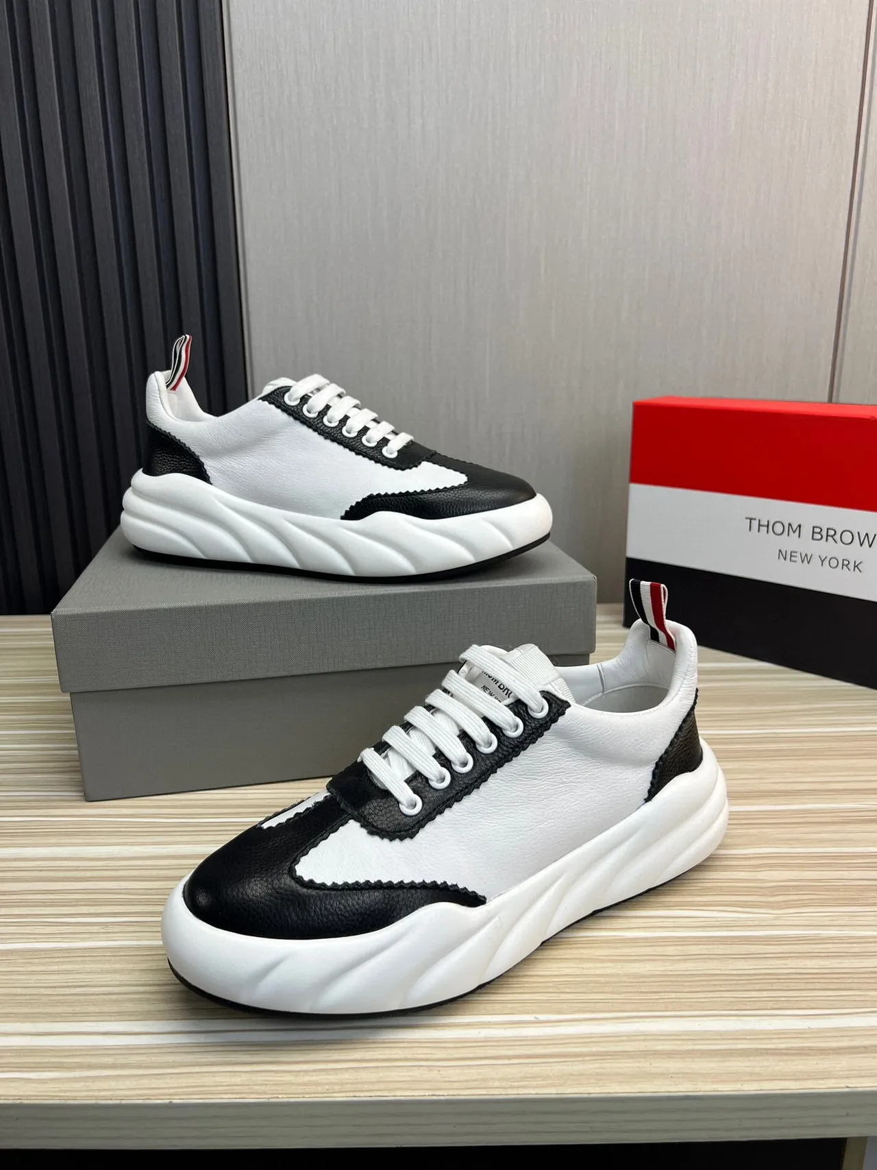 Thom Browne Runner Two-Tone Leather Chunky Sneaker 8