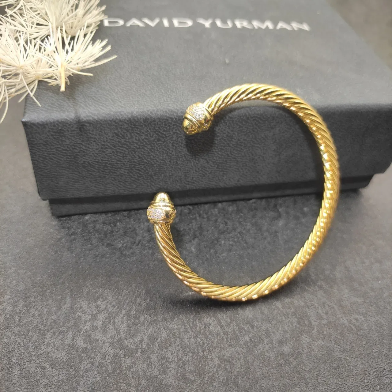 Tiffany & Co. HardWear Cabo Retorcido Capuchão Diamantes Pavé Pulseira de Ouro 3