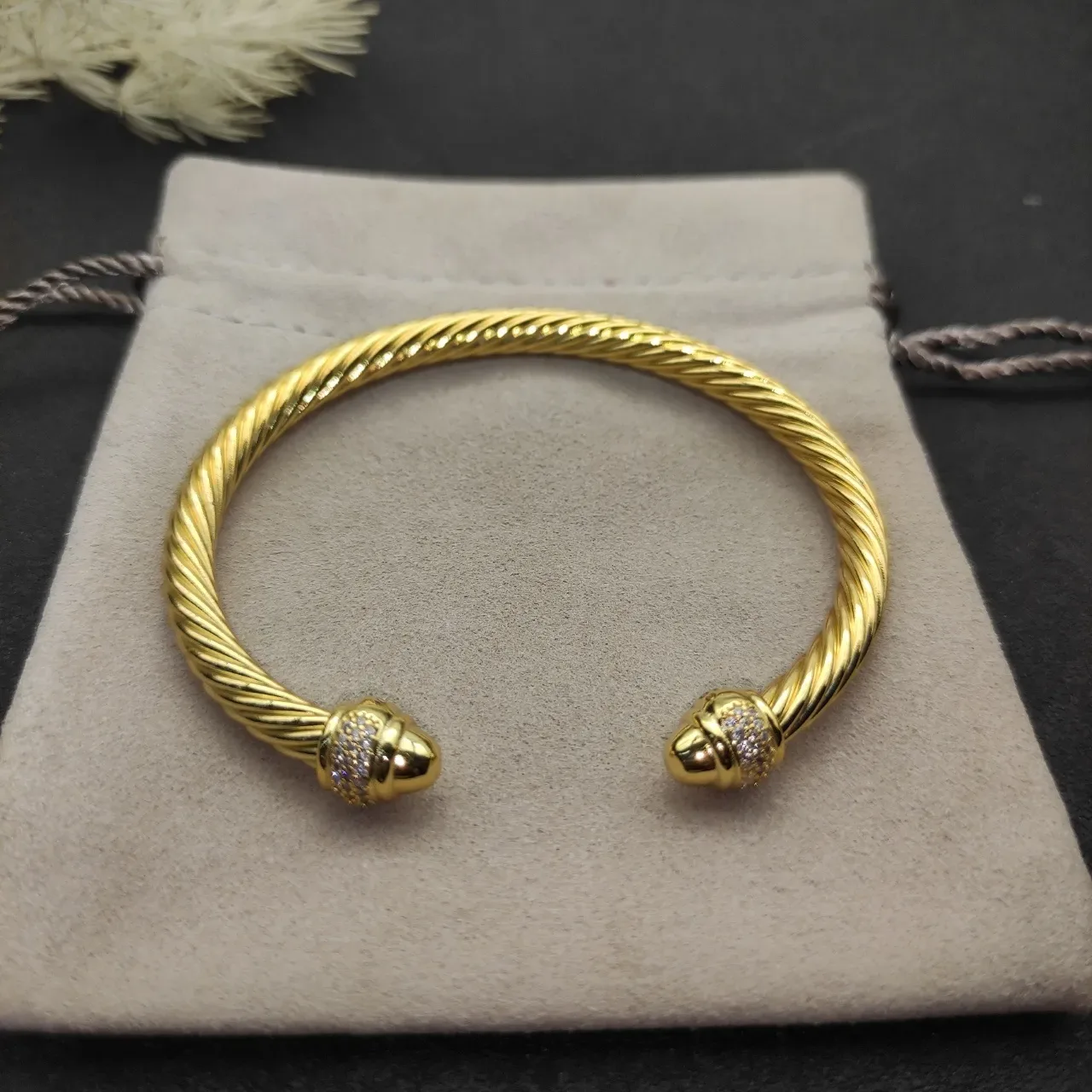 Tiffany & Co. HardWear Cabo Retorcido Capuchão Diamantes Pavé Pulseira de Ouro 6