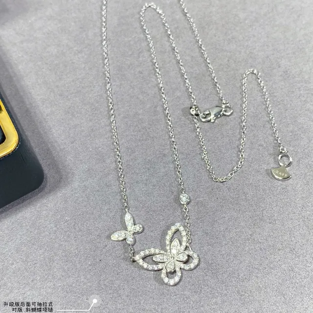 Tiffany & Co. قلادة فضية شفافة مرصعة بالماس باڤيه بتصميم مفتوح فراشة 2