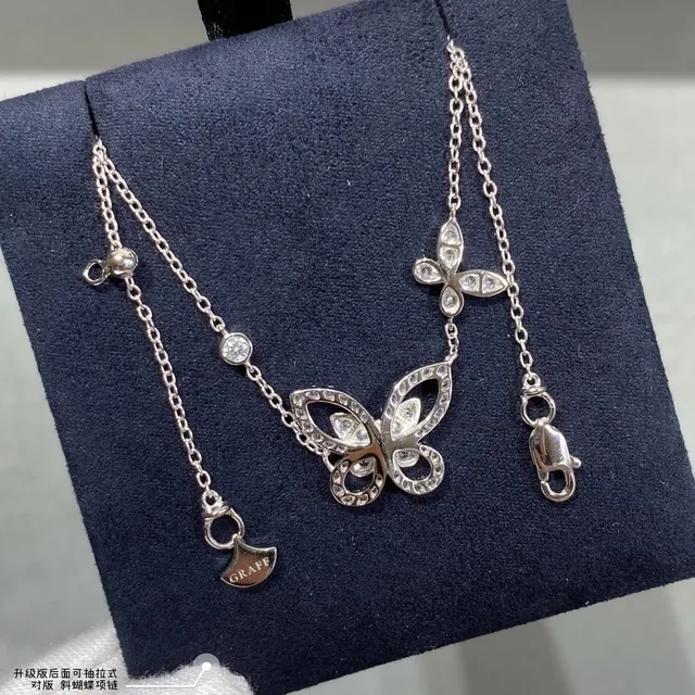 Tiffany & Co. قلادة فضية شفافة مرصعة بالماس باڤيه بتصميم مفتوح فراشة 3