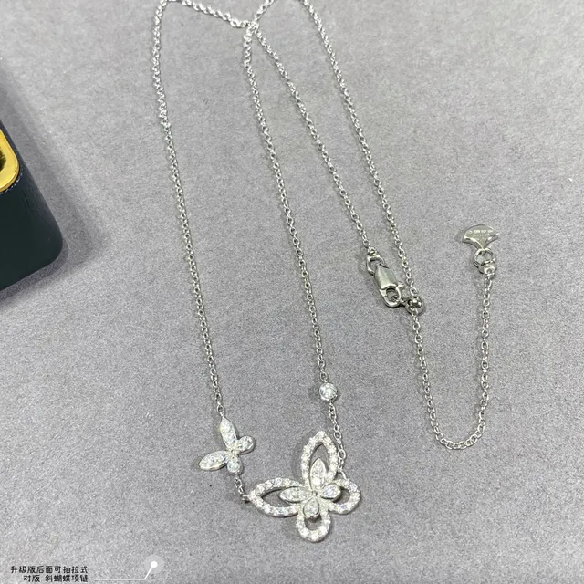 Tiffany & Co. قلادة فضية شفافة مرصعة بالماس باڤيه بتصميم مفتوح فراشة 4
