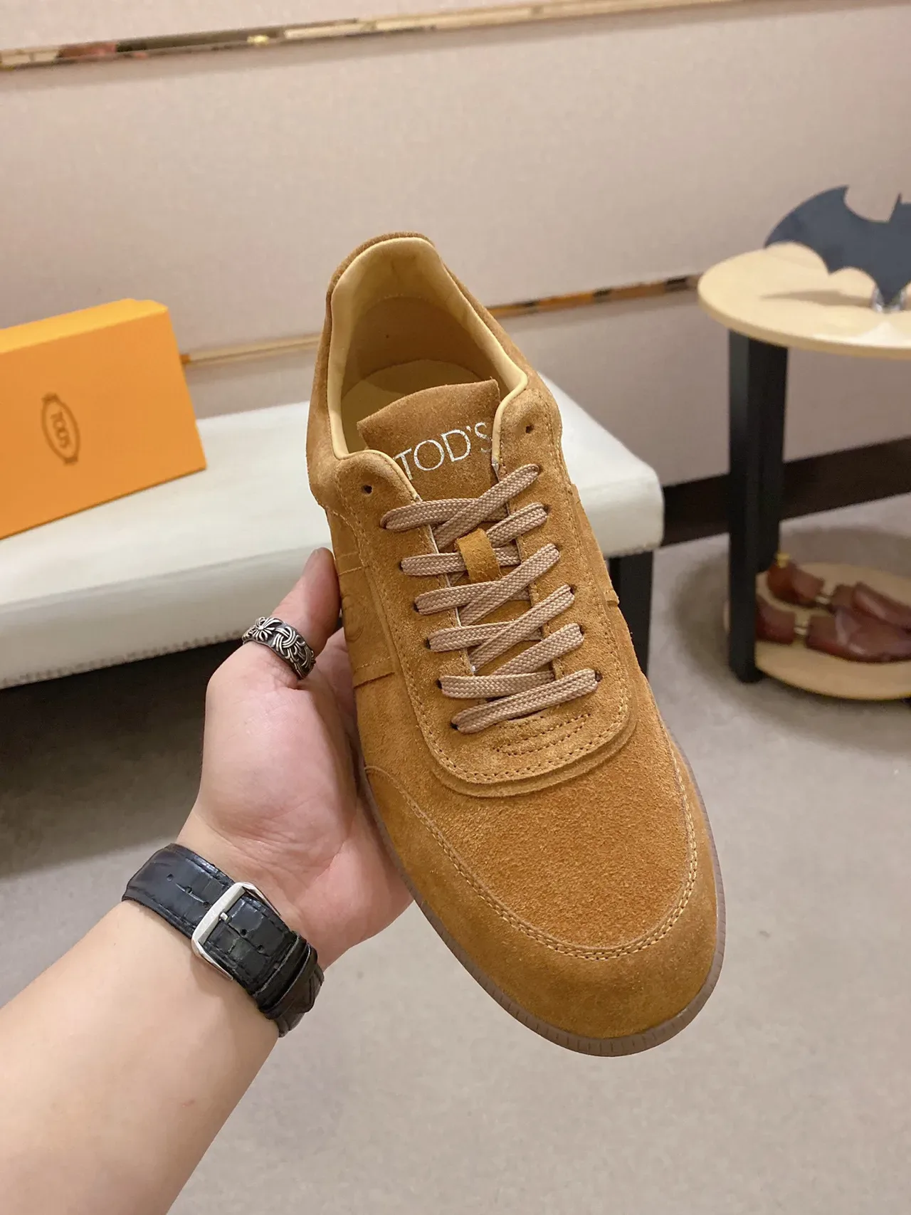 Tod's Gommino Brown Beige Suede Upper Low-Top Lifestyle Sneakers 9