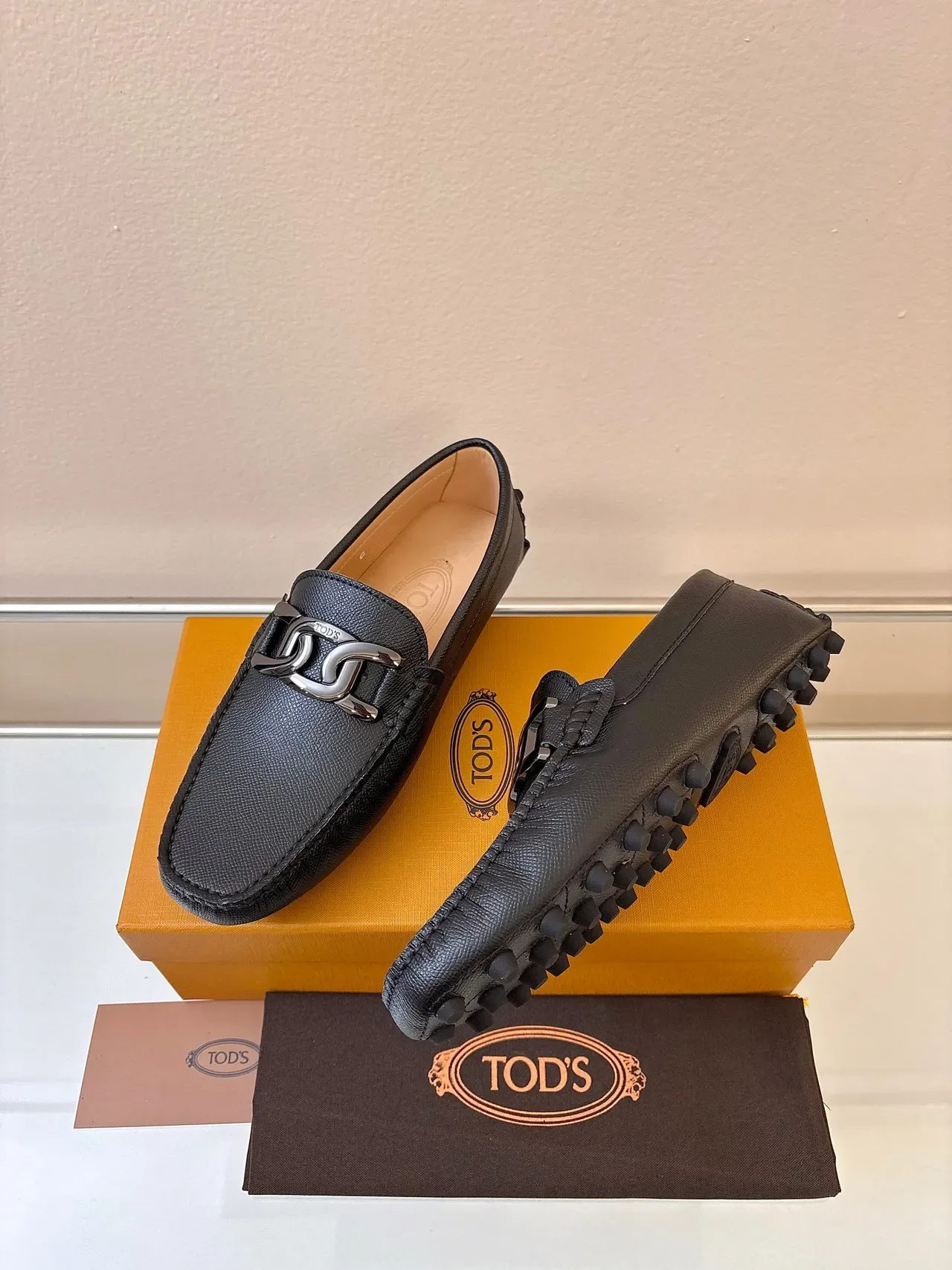 Tod's Gommino Loafer Couro Texturizado Preto Sola Pebble Mocassins 2