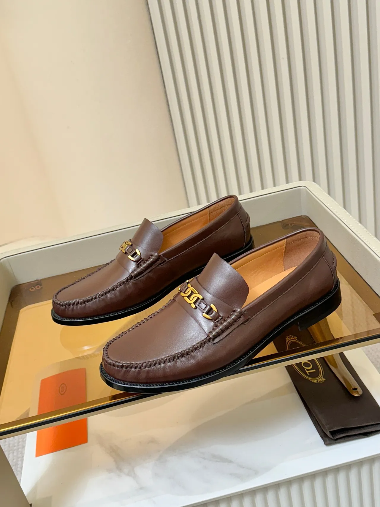 Tod's Horsebit Loafer marrom dourado couro polido fivela mocassim 4