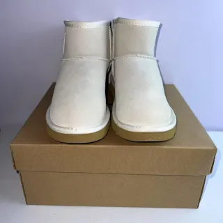 UGG Beige Marrón Botas de Nieve de Tobillo Corto con Costura de Doble Puntada