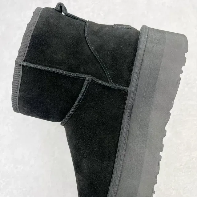 UGG Black Platform Sole Suede Upper Snow Boots 7