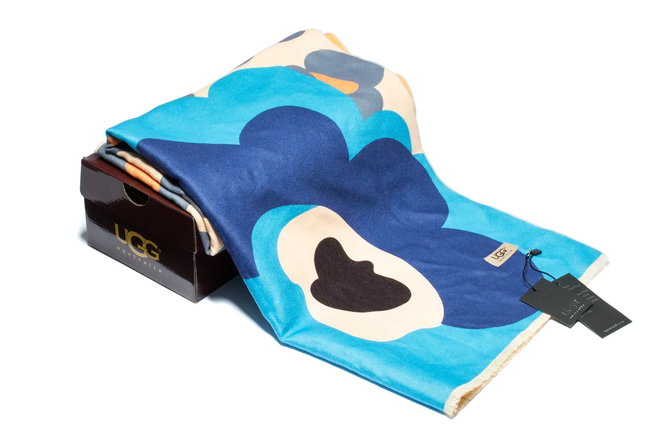 UGG Blue Beige Abstract Graphic Print Bold Color Blocking Scarve 2