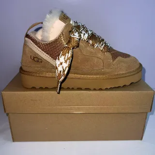 UGG بني بيج سويد أعلى كسوة شيرلينج أحذية أسلوب حياة