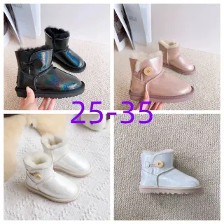 UGG Classic Mini Bottes de Neige Holographiques Noires