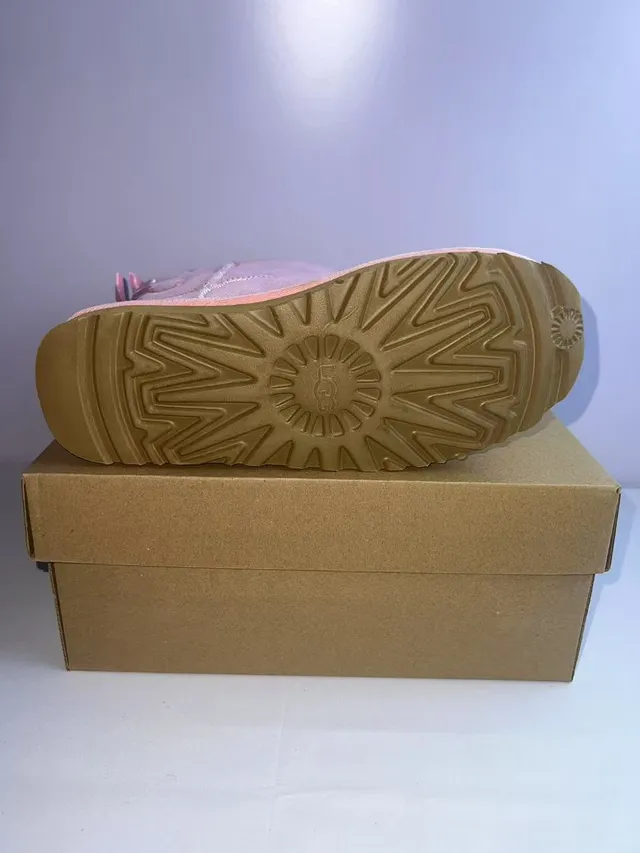 UGG Classic 粉棕色麂皮鞋面羊毛内里雪靴 2
