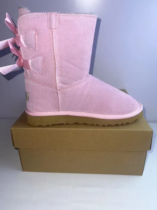 UGG Classic 粉棕色麂皮鞋面羊毛内里雪靴 3