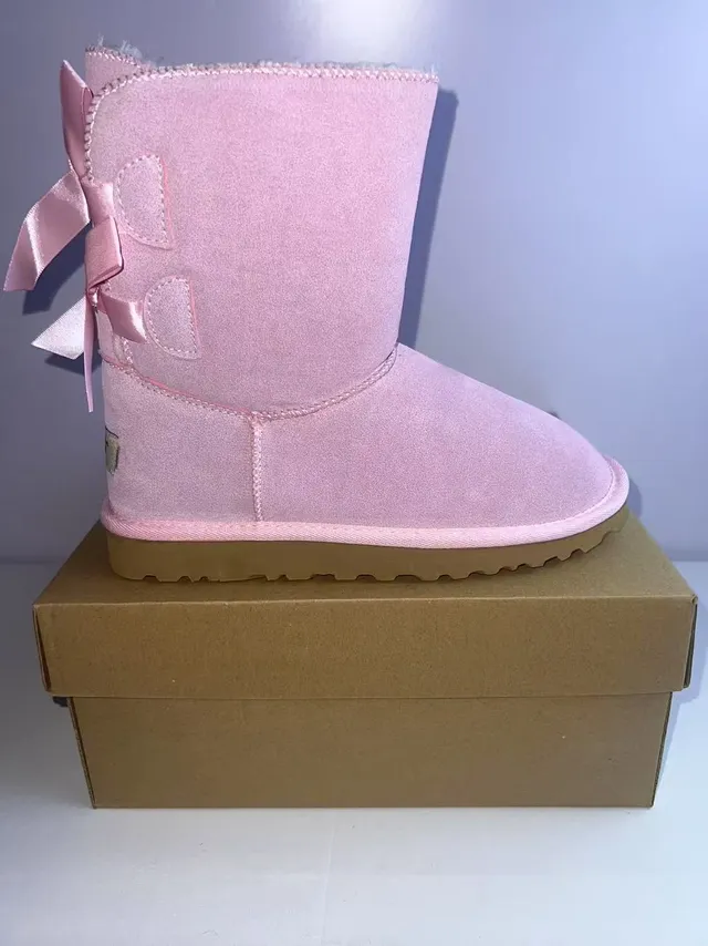 UGG Classic 粉棕色麂皮鞋面羊毛内里雪靴 4