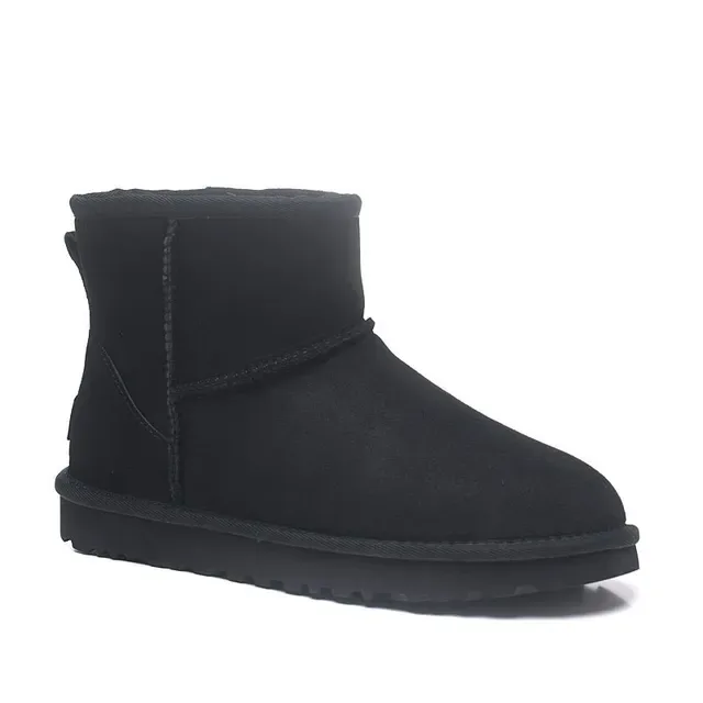 UGG Classic Short 黑色麂皮羊毛内里雪靴 6