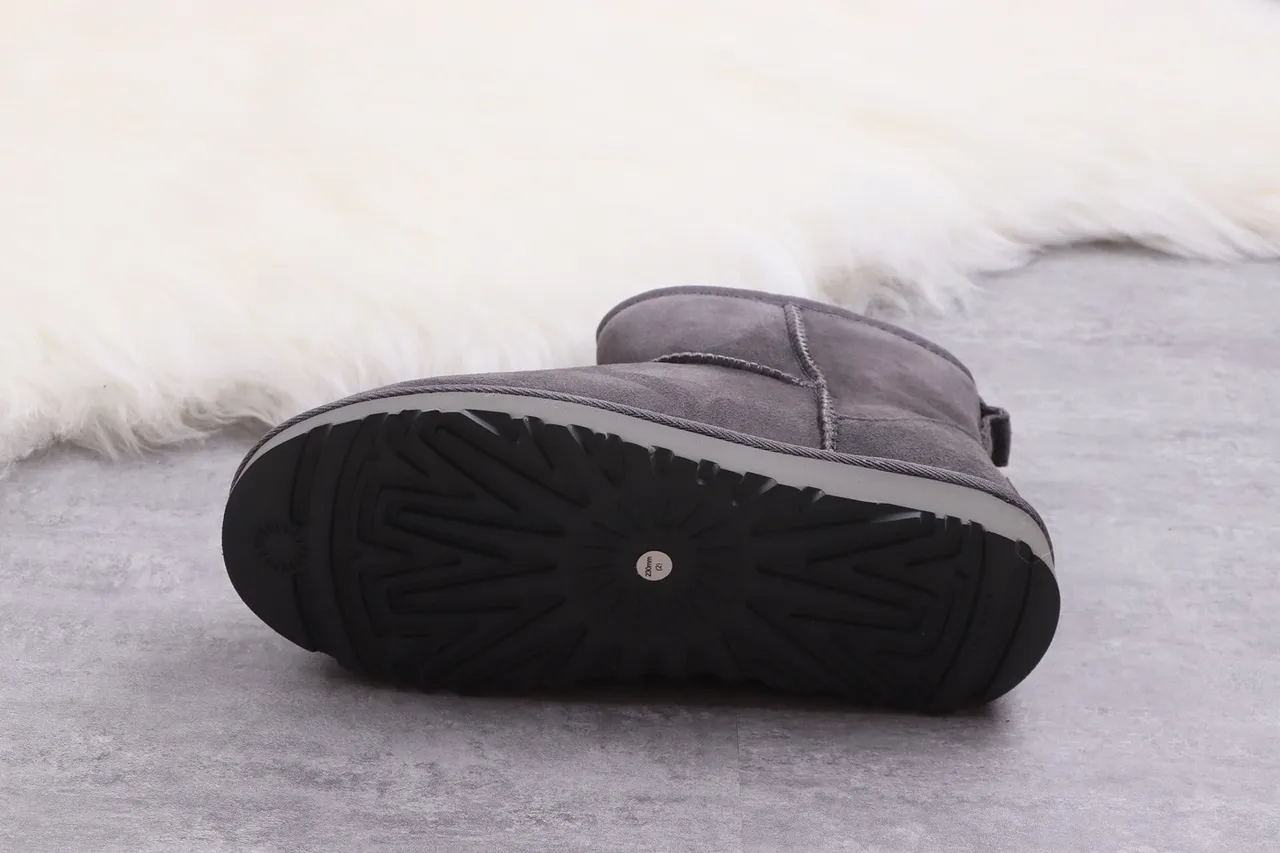 UGG Gray Suede Upper Shearling-Lined Cuff Snow Boots 9