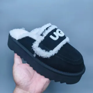 UGG Tasman काले और सफेद शियरलिंग प्लेटफॉर्म स्लिपर्स