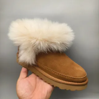 UGG Tasman भूरा बेज सूड ऊपरी ओवरसाइज्ड शीयरलिंग कफ स्नो बूट्स