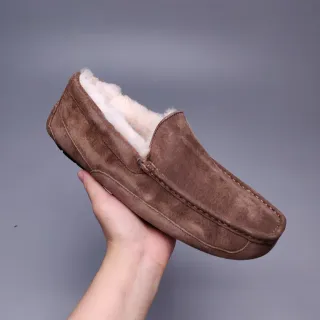UGG تاسمان بني جلد ناعم مركبة بشيرلينج لوفر