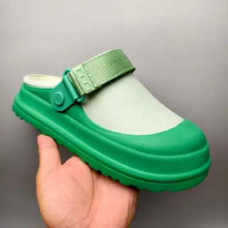 UGG Tasman كلوج أخضر ذو لونين