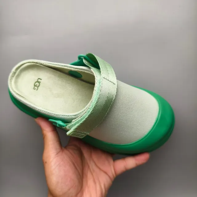 UGG Tasman كلوج أخضر ذو لونين 3