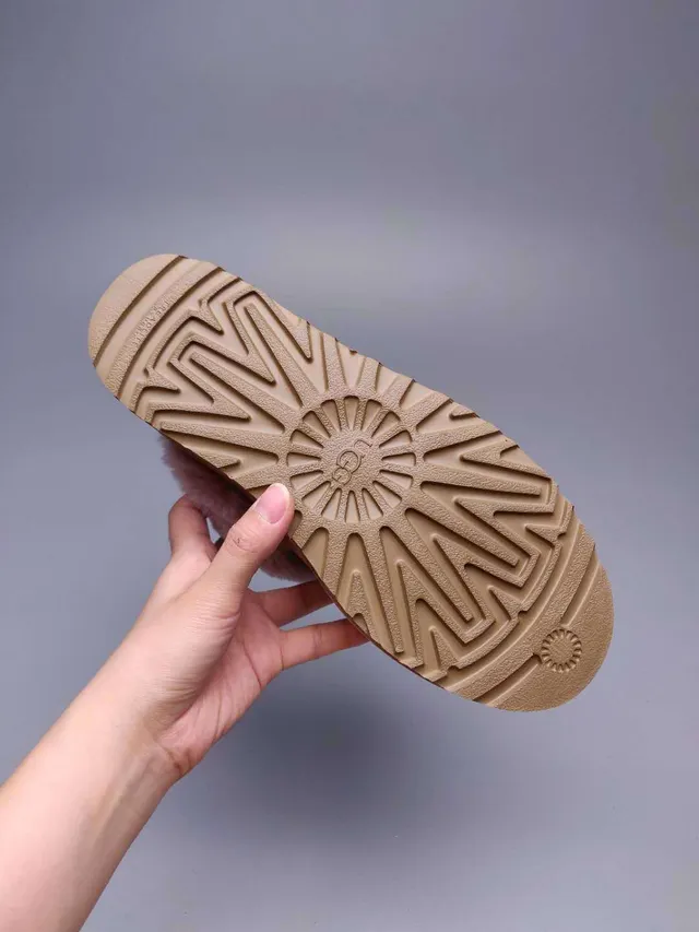UGG Tasman أحذية كاجوال منصة وردي وبني مزين بشيرلينج 7