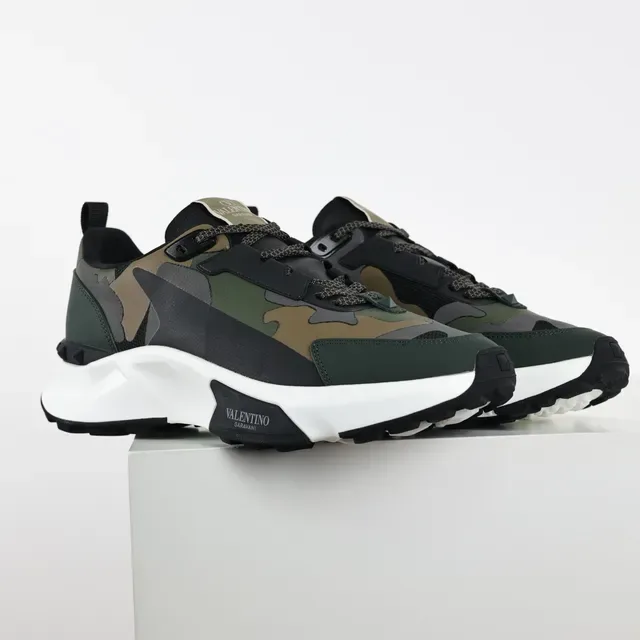 Valentino Sneakers Chunky avec Upper Camouflage Vert Armée et Blanc, Midsole Sculpté 3