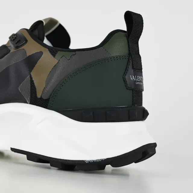 Valentino Sneakers Chunky avec Upper Camouflage Vert Armée et Blanc, Midsole Sculpté 4